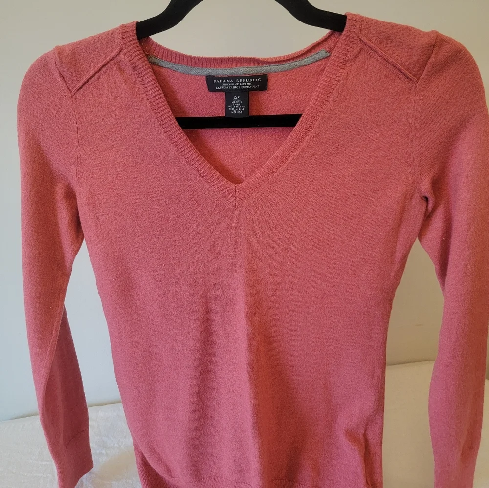Banana Republic Merino Superfine Wool Sweater - Picture 4 of 4